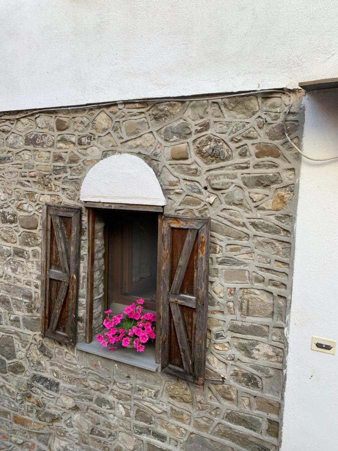 הוילה סנטו סטפאנו די מאגרה Casa La Rondinella מראה חיצוני תמונה